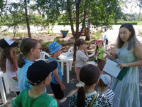 В летнем парке шелестят страницы